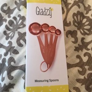 Never opened Giadzy copper measuring spoons